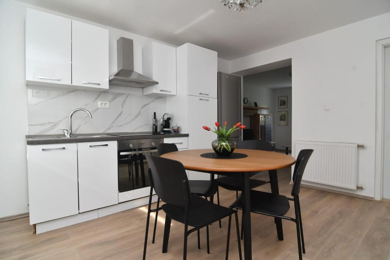 Apartman Gluic Sinj Zewnętrze zdjęcie