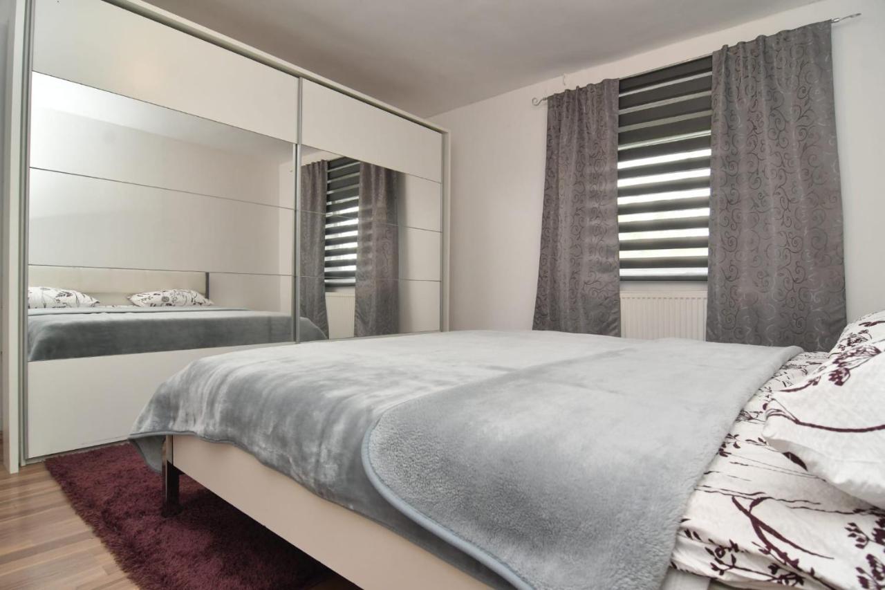 Apartman Gluic Sinj Zewnętrze zdjęcie