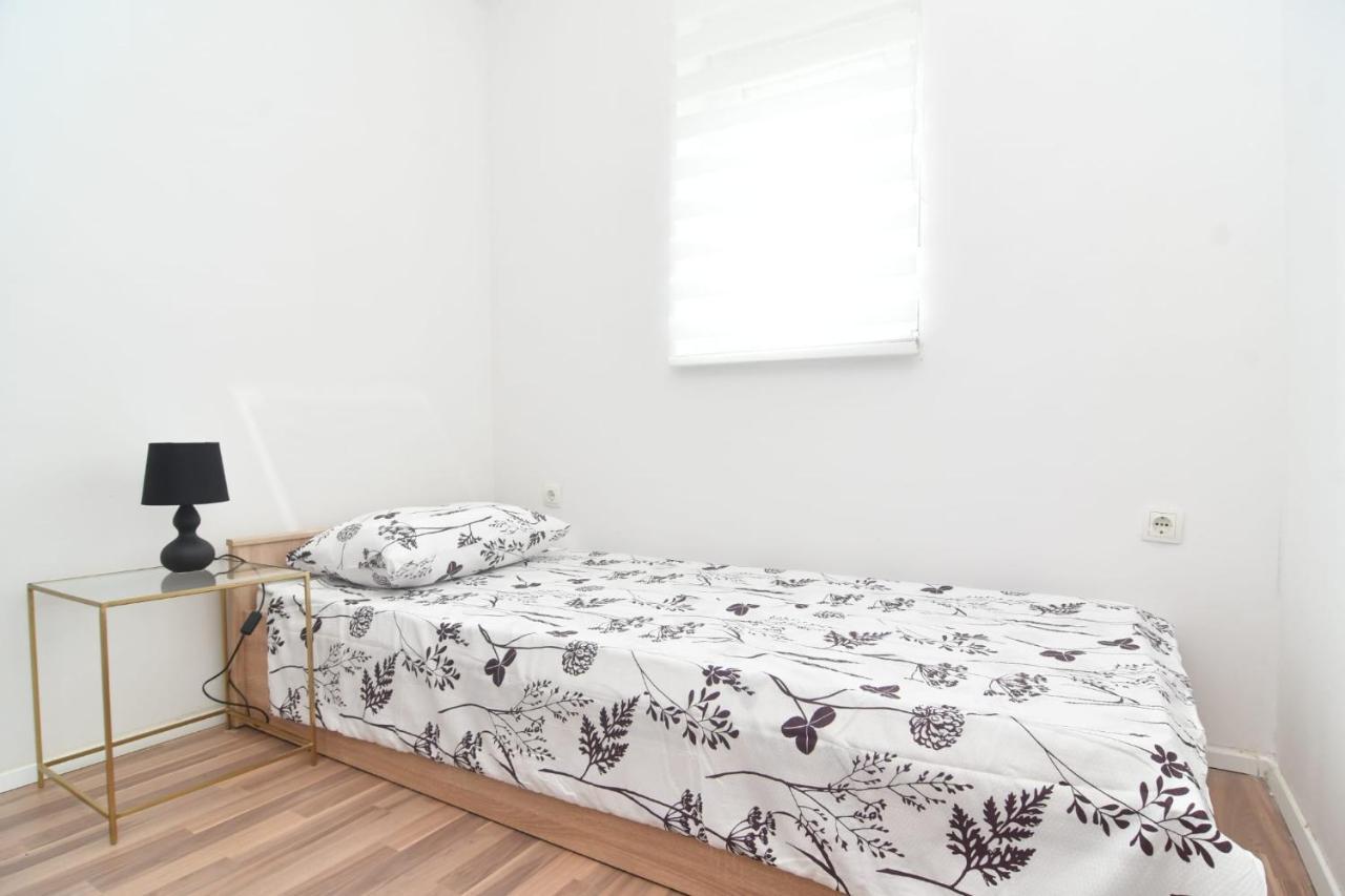 Apartman Gluic Sinj Zewnętrze zdjęcie